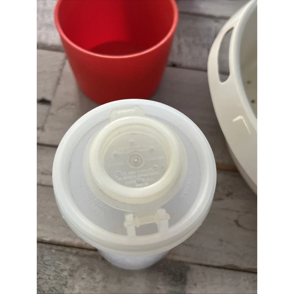 Tupperware 15 Misc Items‎ - Snack Cups, S/P Shaker, Colander, Burger Press